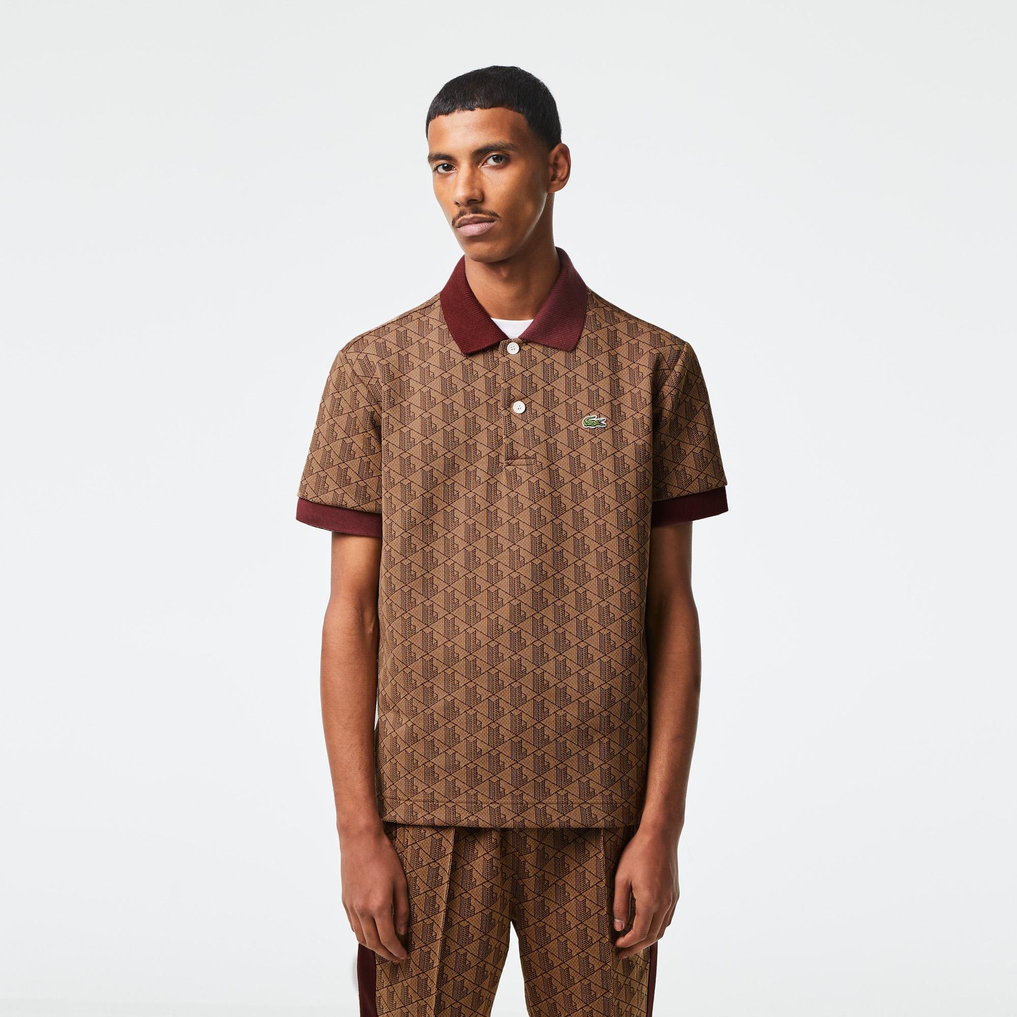 Lacoste férfi Classic Fit monogram lenyomatos, kontrasztos gallérú pólóing