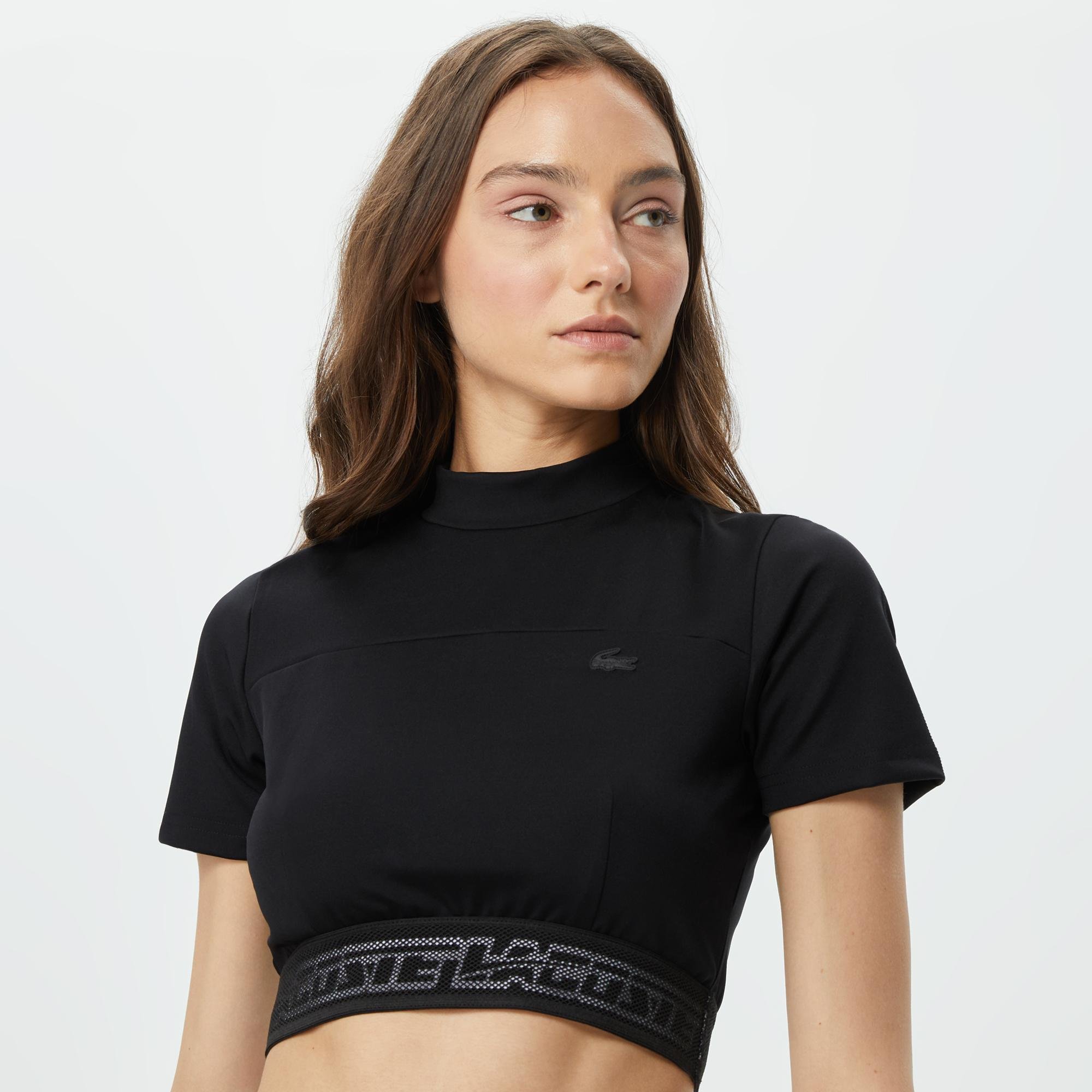 Lacoste Kadın Slim Fit Dik Yaka Baskılı Siyah T-Shirt. 4