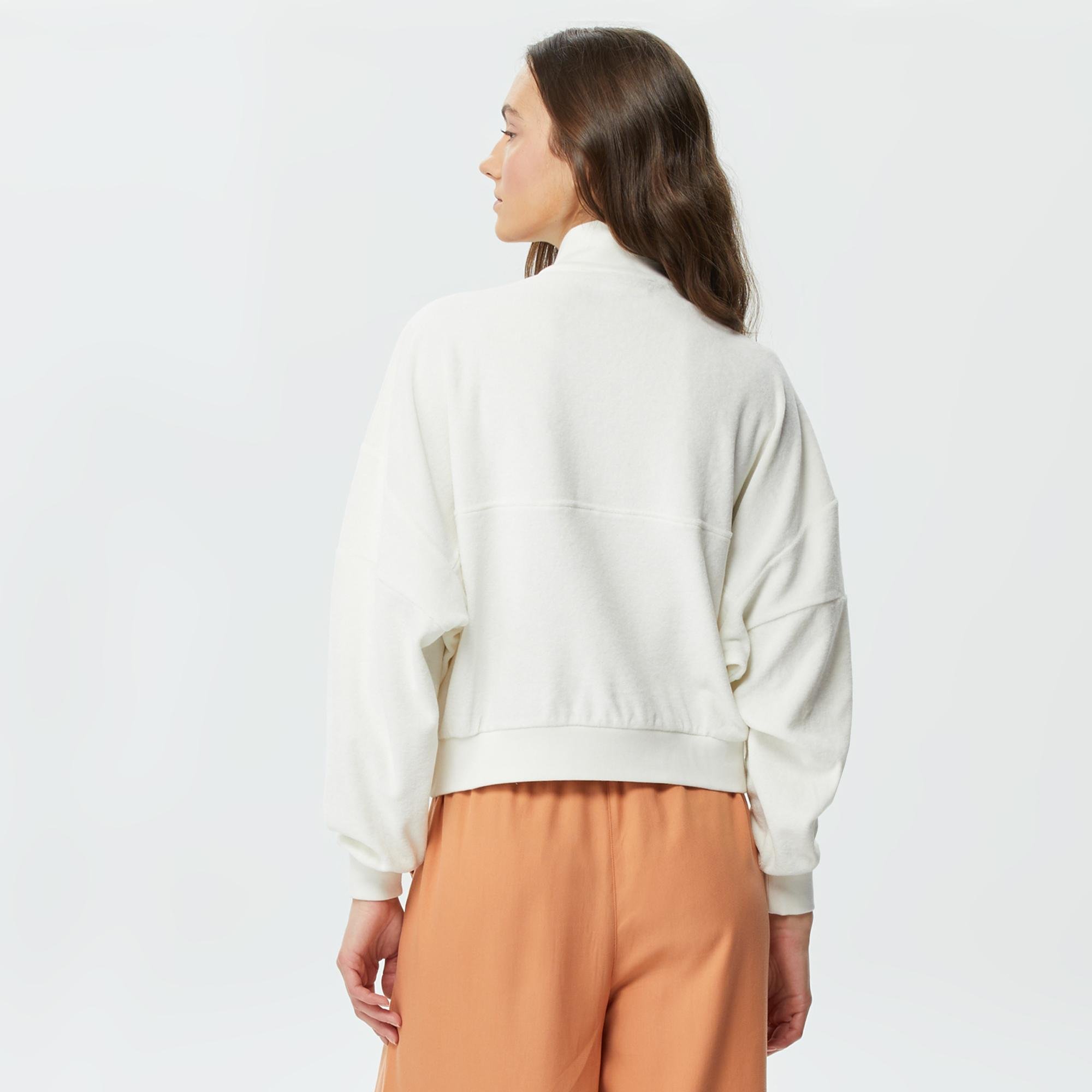 Lacoste Kadın Oversize Yarım Fermuarlı Beyaz Sweatshirt. 2